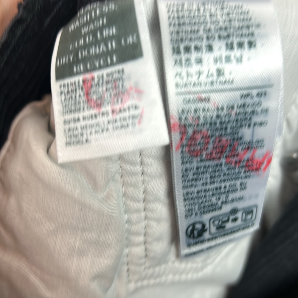 NWT Levi’s black straight corduroy pants 31 x 30 - Picture 6 of 8
